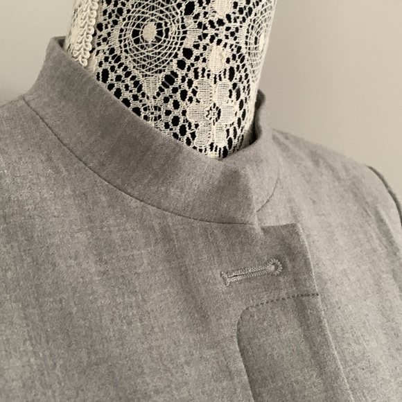 Theory Gray Blazer - Picture 2 of 11